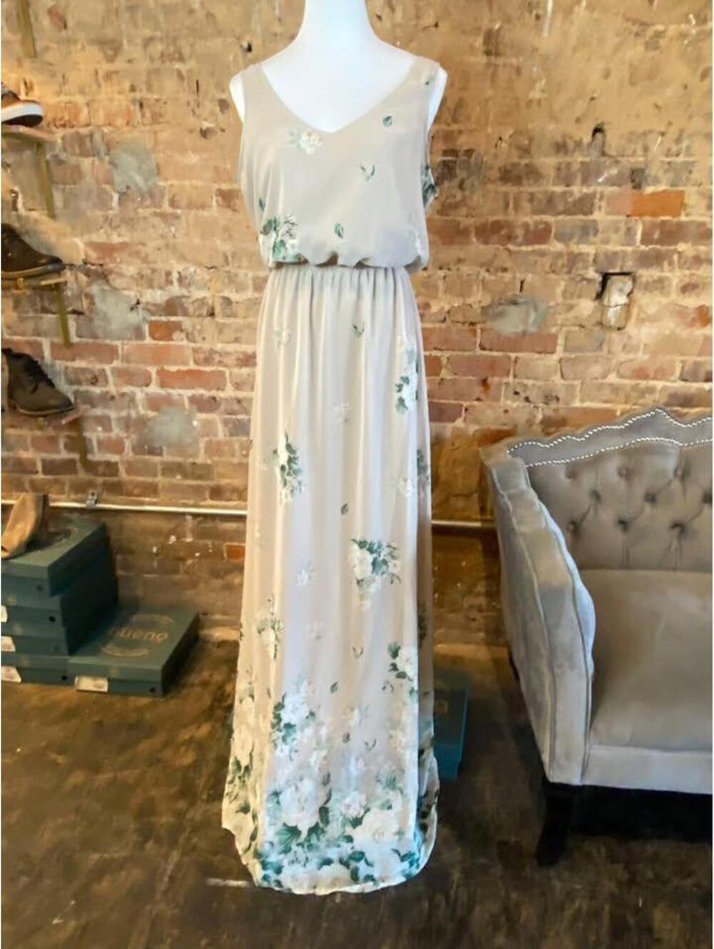 Mumu Floral Maxi Dress - Elegant Sleeveless V-Neck Gown Small